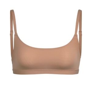 SKIMS Fits Everybody Scoop Neck Bra. Color Sienna, size XS.
